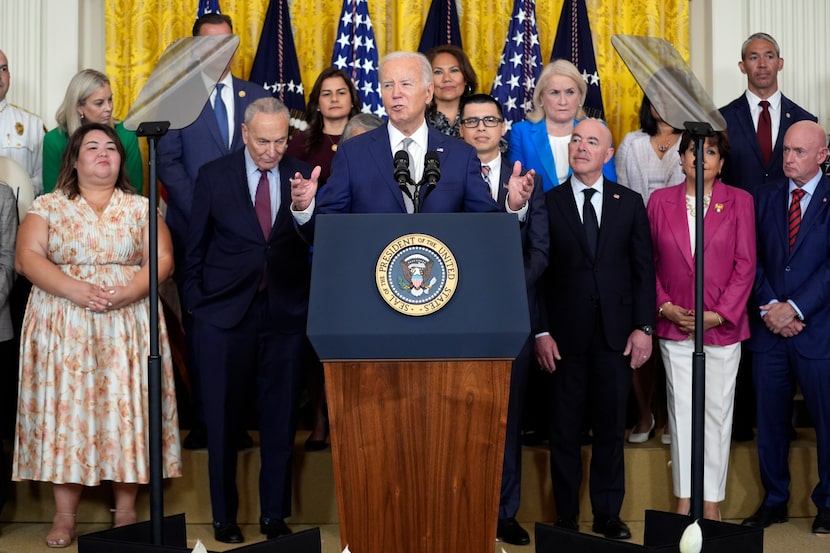 El presidente de Estados Unidos Joe Biden habla durante una ceremonia por el 12do...