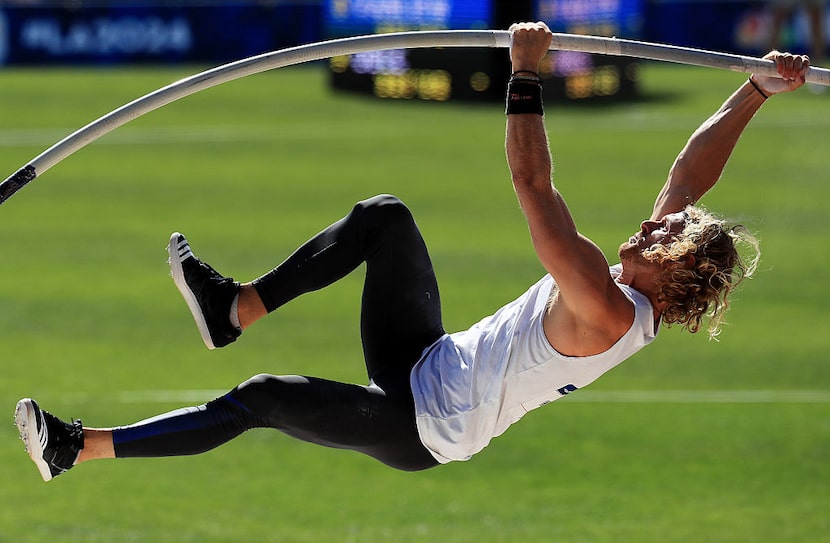 EUGENE, OR - JULY 04:  Logan Cunningham competes in the Men's Pole Vault during the 2016...