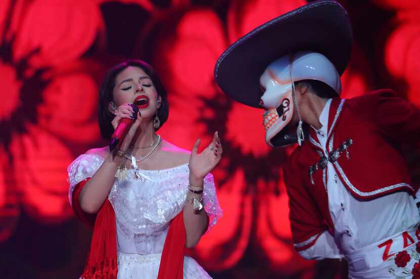Ángela Aguilar se presentó con su "Mexicana Enamorada" tour en Irving el viernes 1 de abril...