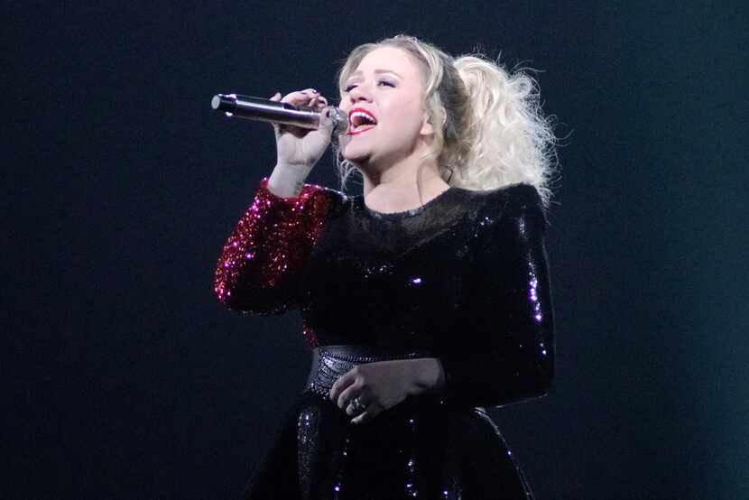 Kelly Clarkson performs onstage during the Meaning of Life tour at the Allstate Arena on...