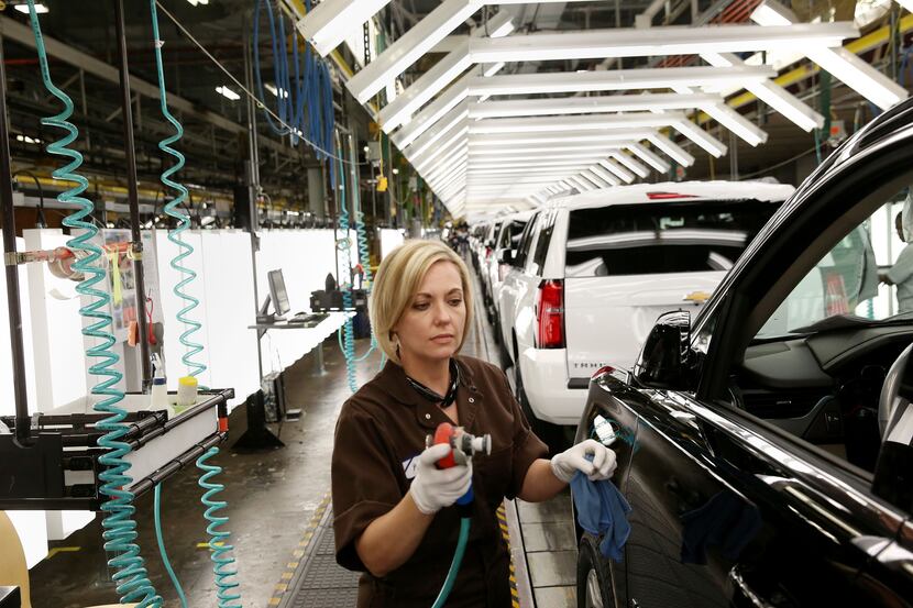 Workers at the General Motors plant in Arlington get profit-sharing bonuses of almost...