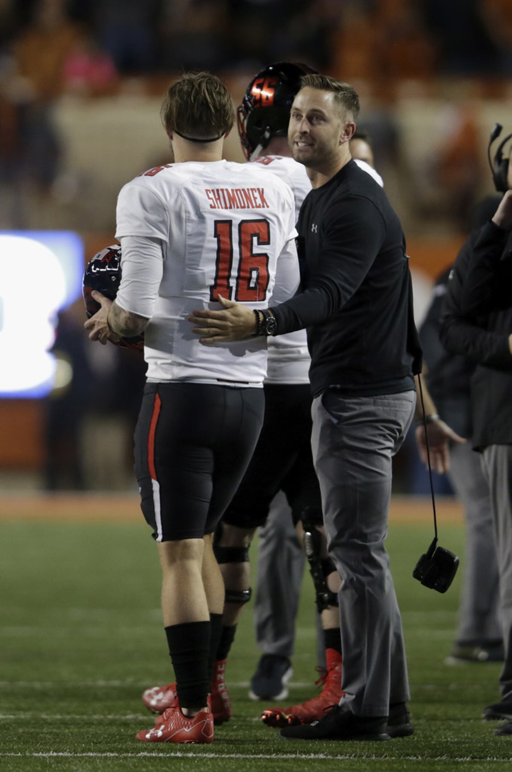 Kirby Hocutt: Kliff Kingsbury to return in 2018