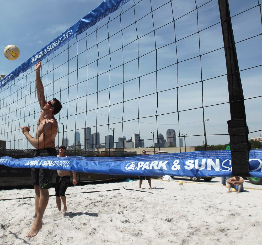 Volleyball at Sandbar Cantina and Grill in Deep Ellum 