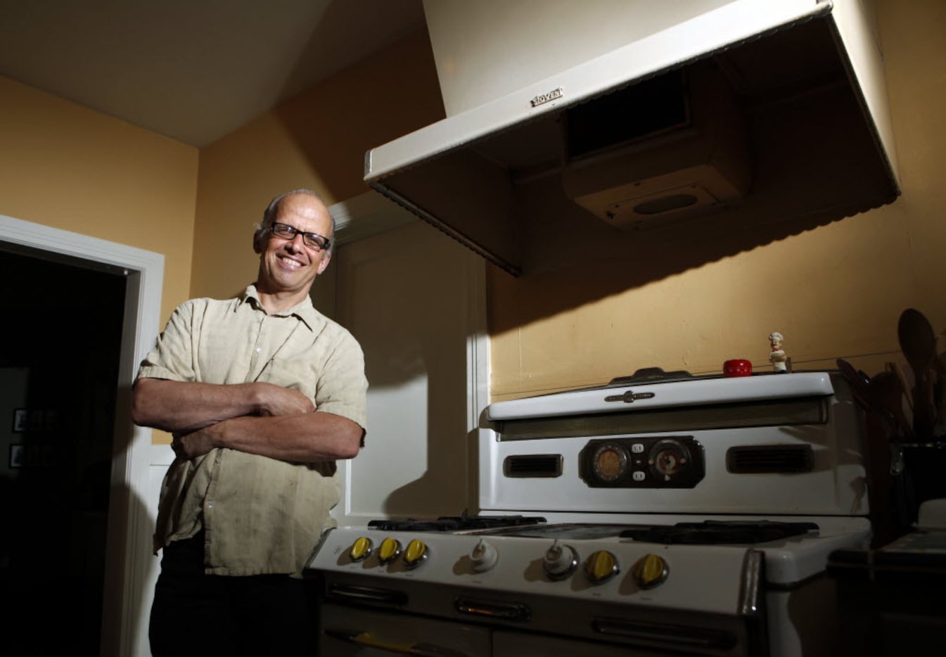 Mitchell Kauffman is a big fan of his 1954 O'Keefe & Merritt stove.