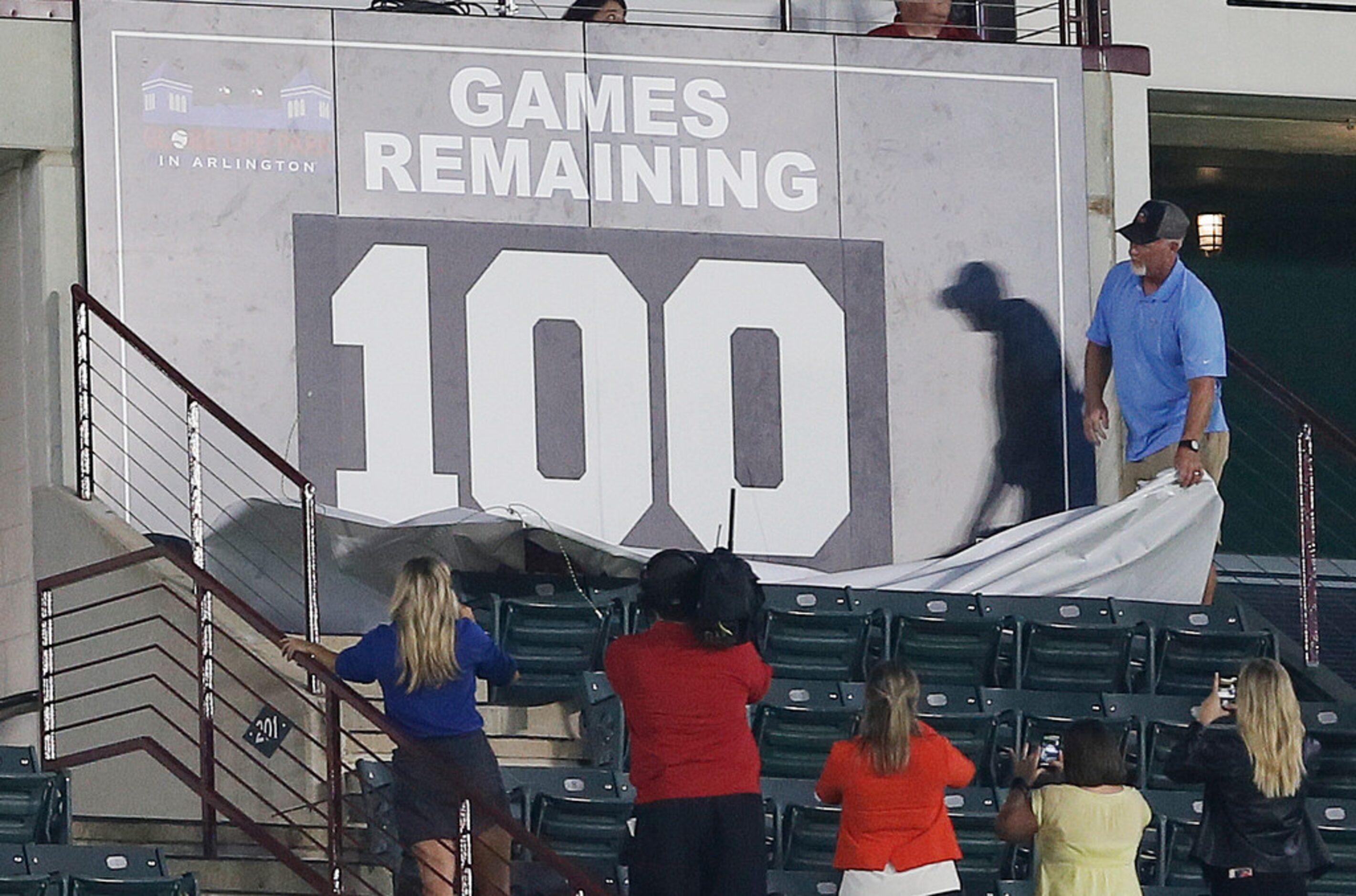 Former Texas Rangers' Rusty Greer unveils a "games remaining" at Globe Life Park count down...