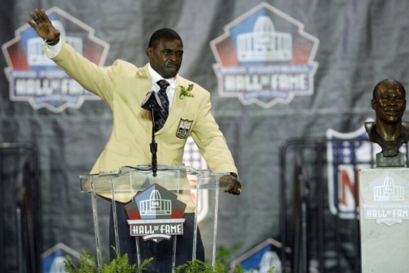 Aug. 4, 2007: Michael Irvin thanks the people after finishing his speech at the Pro Football...