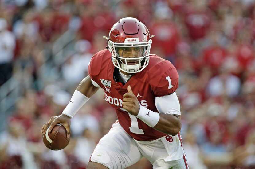 NORMAN, OK - SEPTEMBER 07: Quarterback Jalen Hurts #1 of the Oklahoma Sooners runs outside...