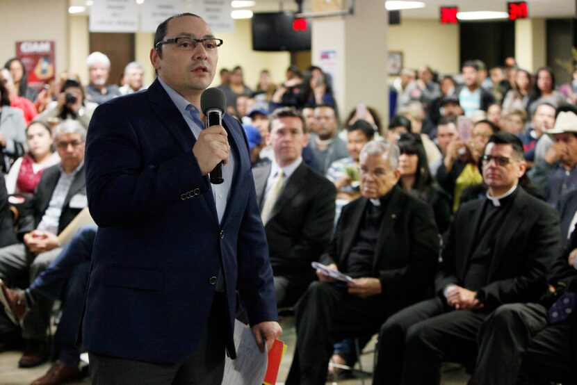 Francisco de la Torre, head of the Mexican Consulate in Dallas, addressed a town hall...