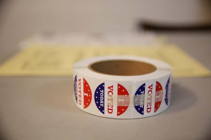 Unas calcomanías que indican que una persona votó. Por ANDY JACOBSOHN/ DMN
