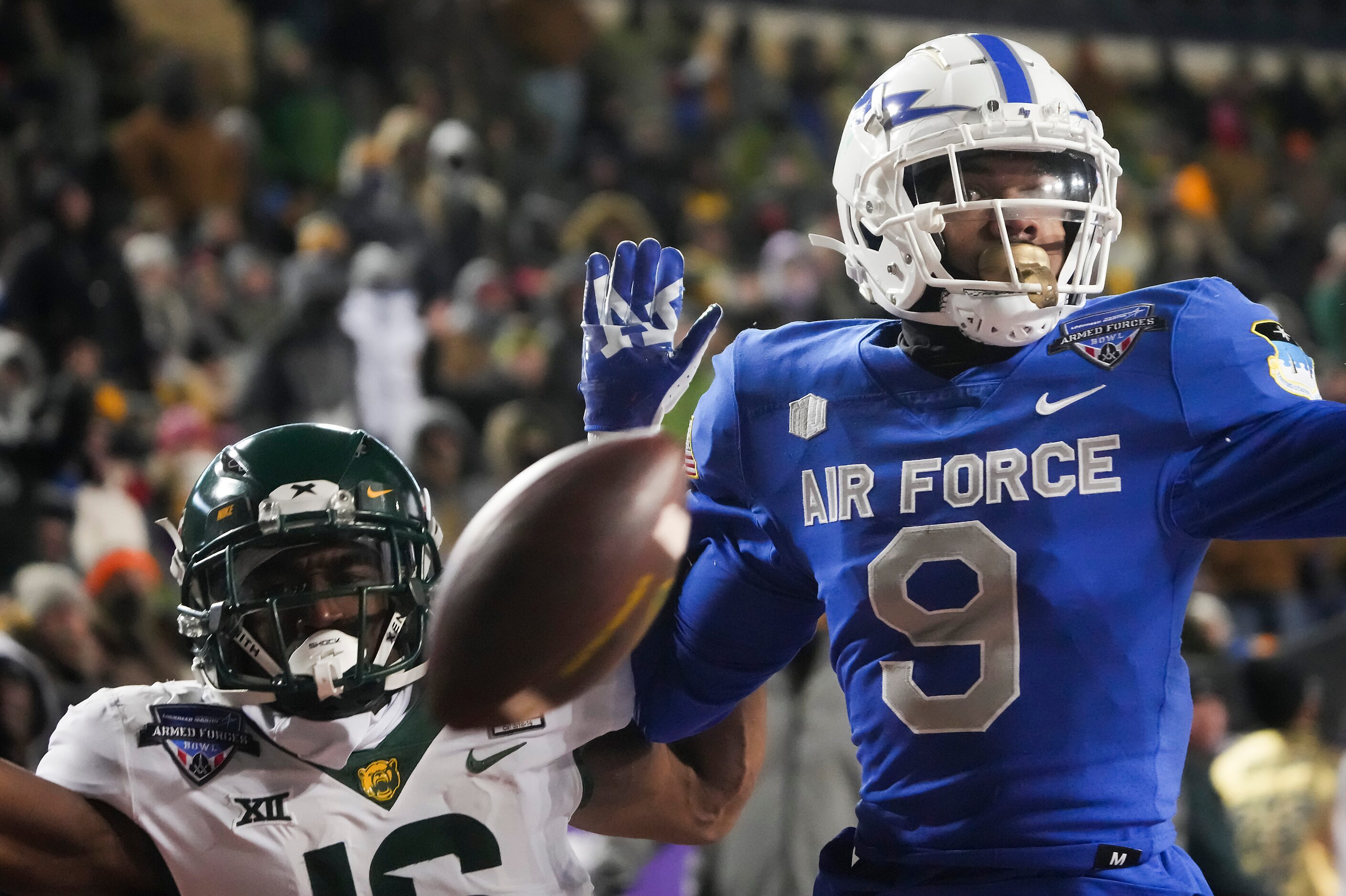 Baylor wide receiver Hal Presley (16) can’t make a catch in the end zone as Air Force...