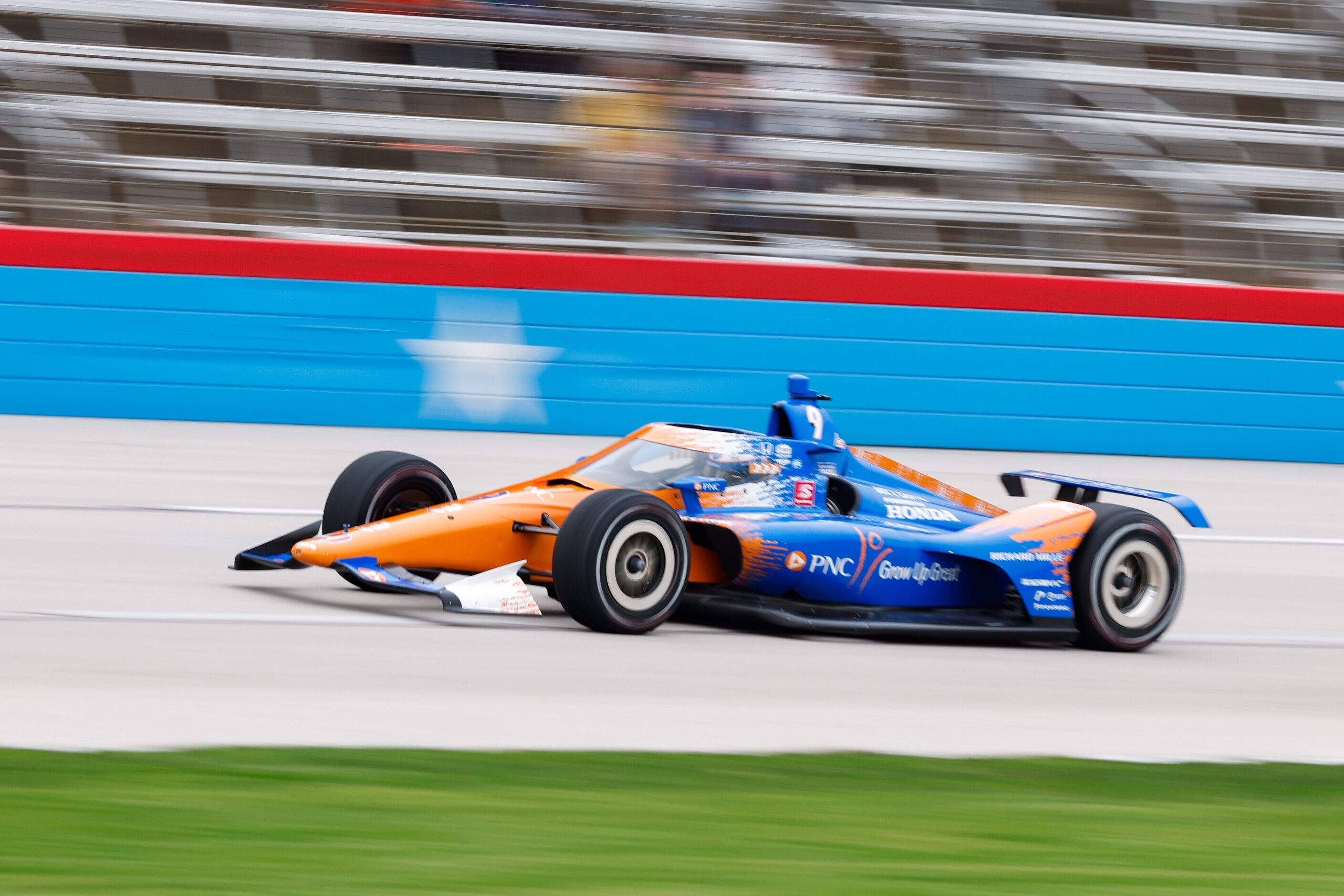 Scott Dixon (#9) races in the lead during the IndyCar Genesys 300 race at Texas Motor...