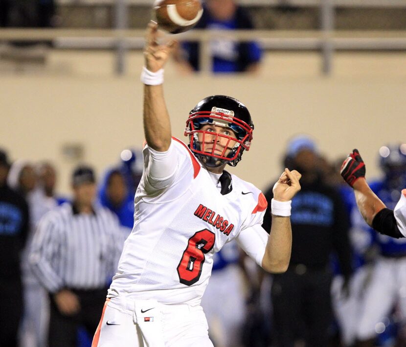 Melissa High QB Chris Smith (6) throws a pass during the first quarter during a UIL Class 3A...