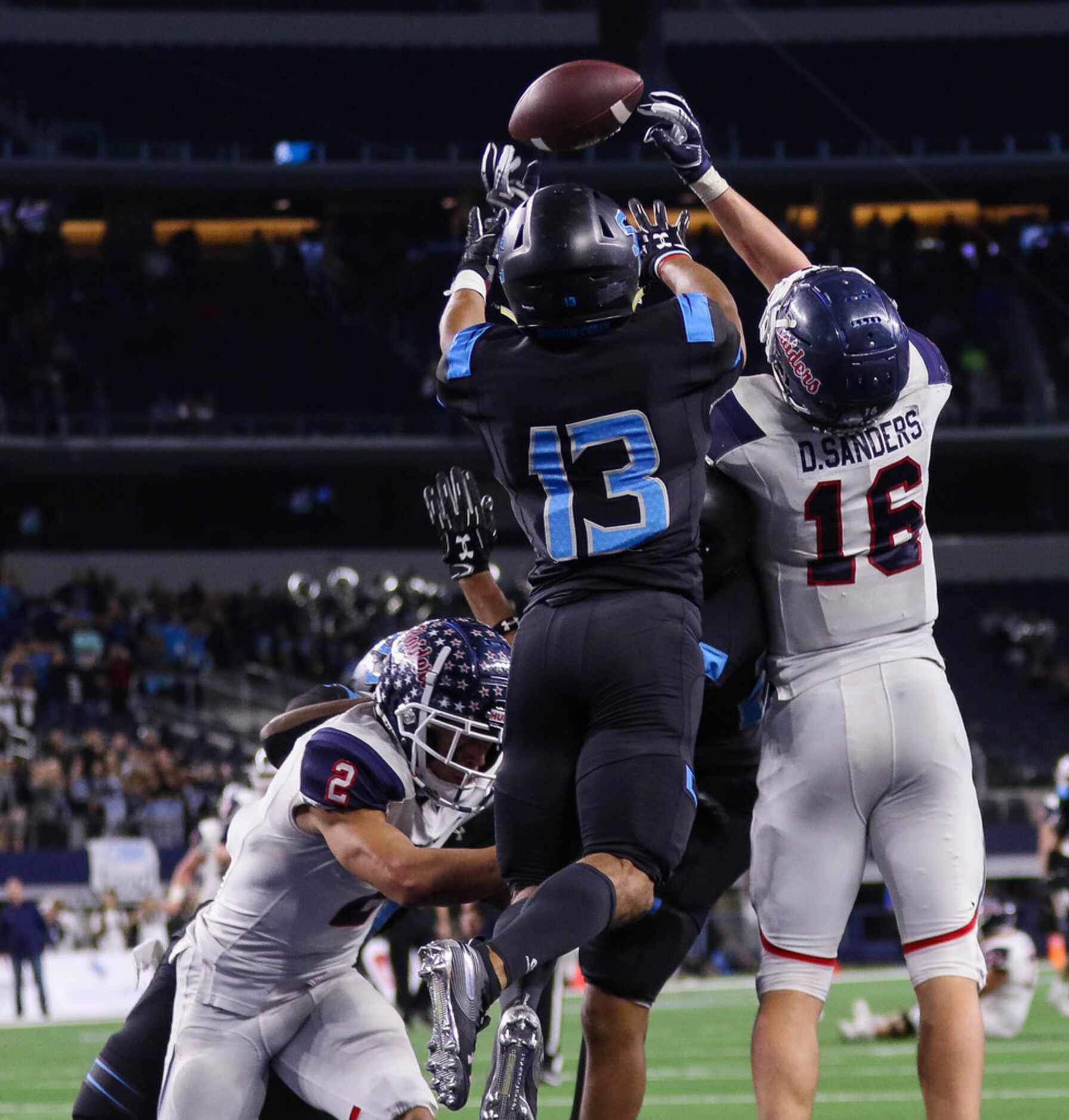 Denton Ryan's wide receiver Drew Sanders (16) fails to catch a Hail Mary pass in the final...