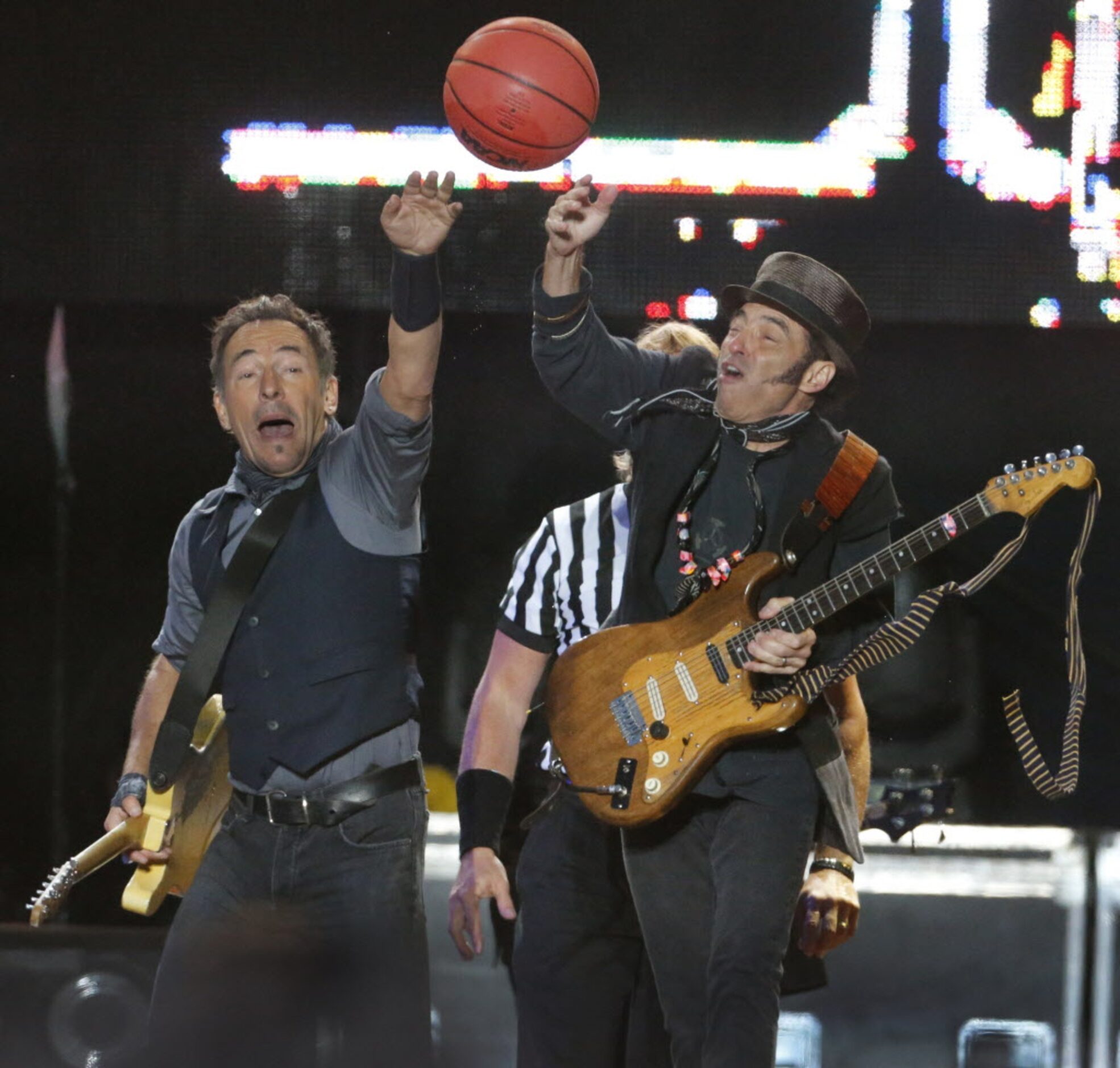 Bruce Springsteen and E Street Band guitarist Nils Lofgren have a tip-off to start the...