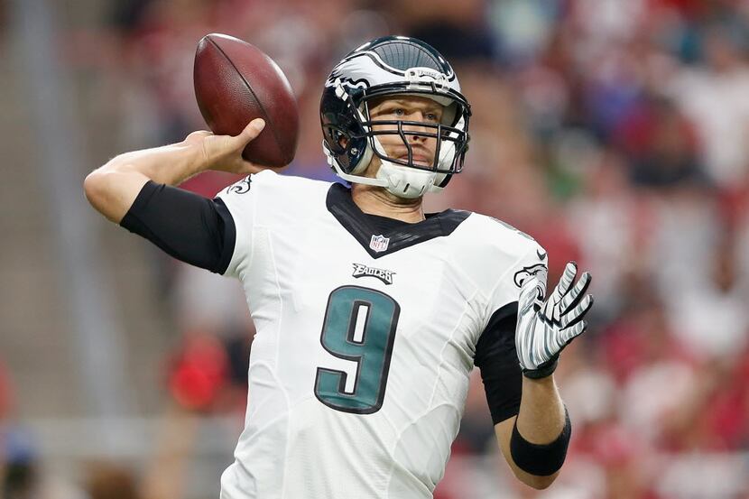 GLENDALE, AZ - OCTOBER 26:  Quarterback Nick Foles #9 of the Philadelphia Eagles throws a...