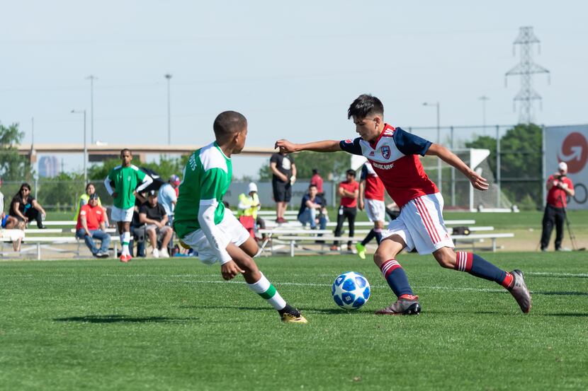 Diego Hernandez cuts back against Ikapa United int he 2019 Dallas Cup Super 14s.