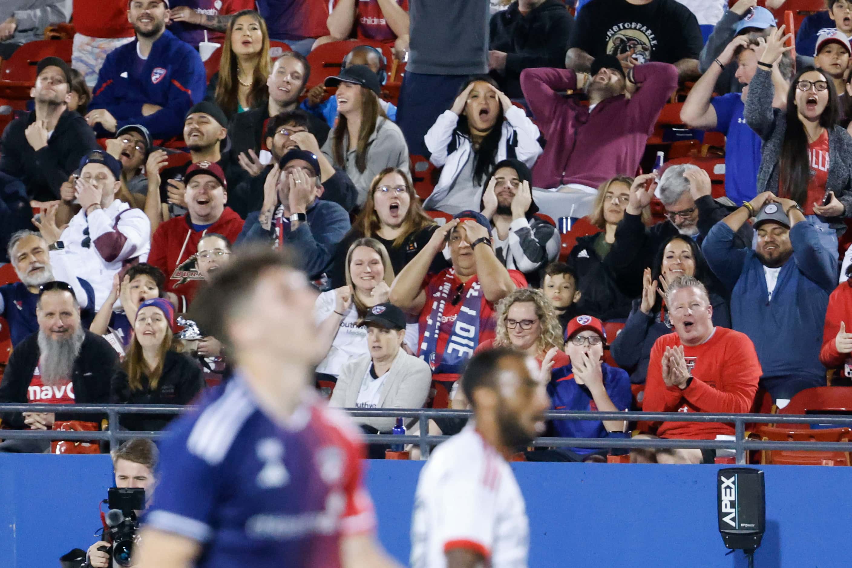 Crowd reacts as FC Dallas’ Logan Farrington misses to score against the San Jose during the...