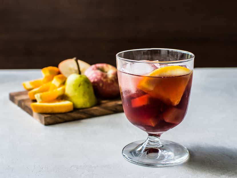 Texas Sangria recipe with Texas whiskey and hard honey cider for Texas Thanksgiving