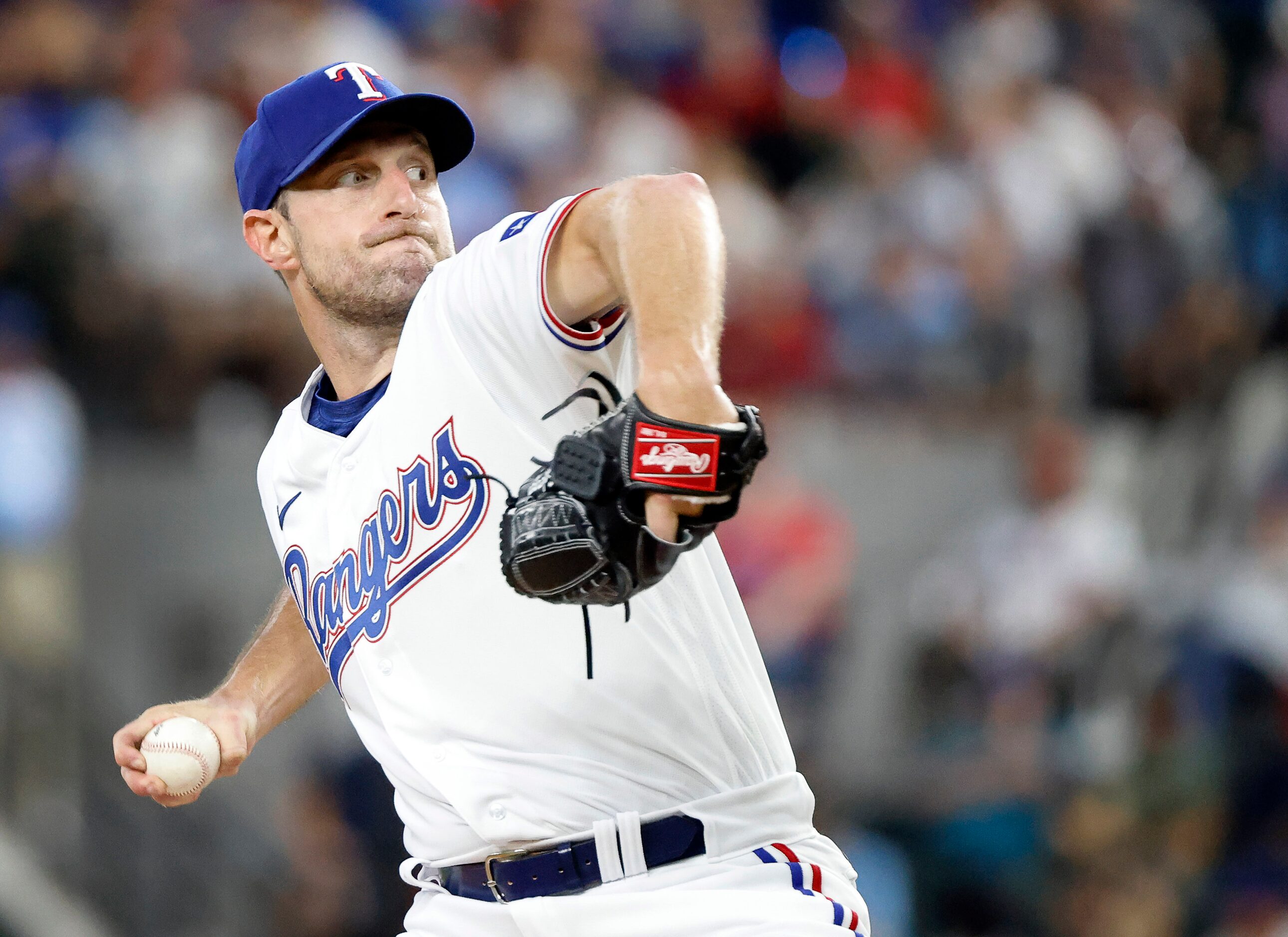 Texas Rangers starting pitcher Max Scherzer (31) throws against the Chicago White Sox during...