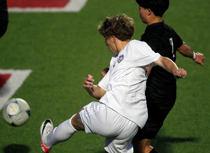 Flower Mound secures second boys soccer title berth with win over Vandegrift