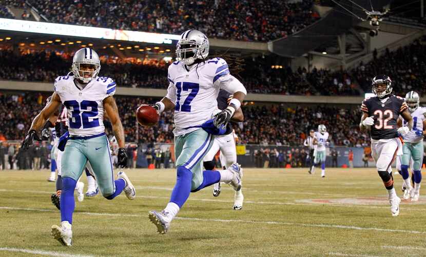Dallas Cowboys wide receiver Dwayne Harris (17) races down the sideline on a punt return for...