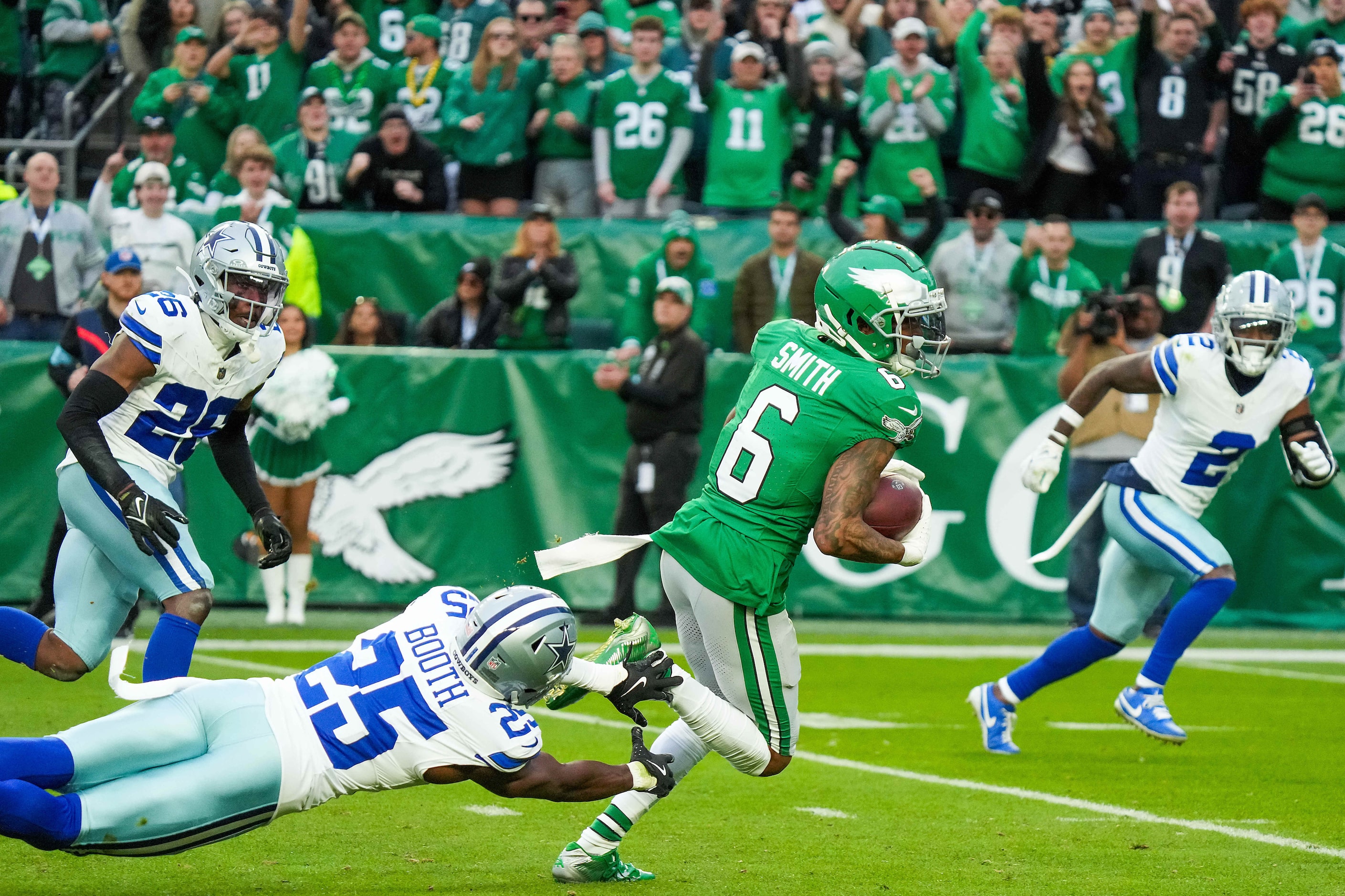 Philadelphia Eagles wide receiver DeVonta Smith (6) gets past Dallas Cowboys cornerback...