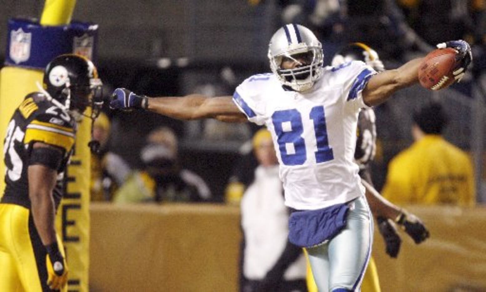 Terrell Owens Became Dallas Cowboys Fans' Public Enemy No. 1 20 Years Ago