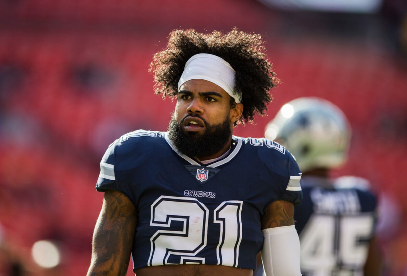 Source: Contract talks heat up between Cowboys and RB Ezekiel Elliott's  agents