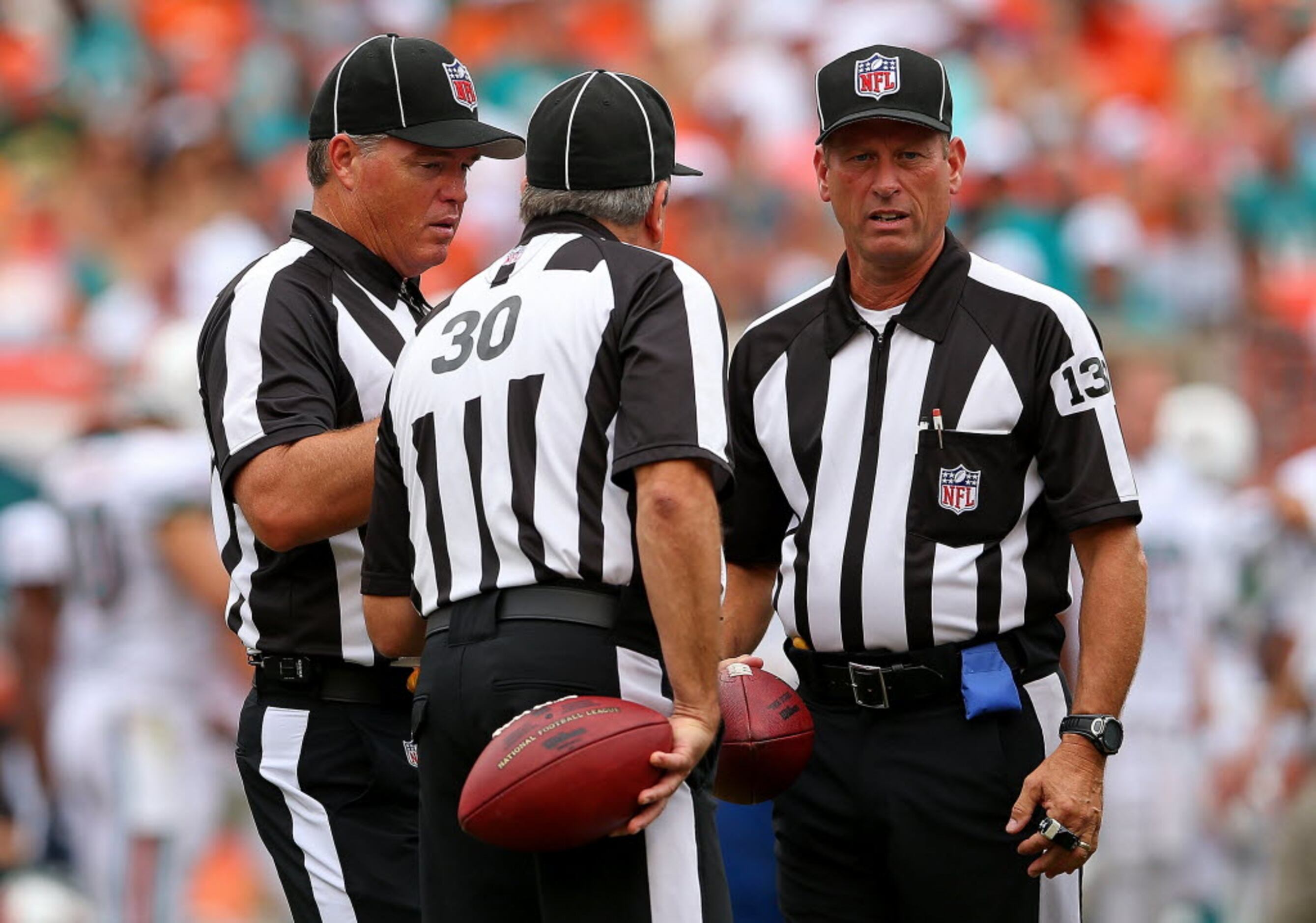 With Referees Out, N.F.L. Players Throw Flag on Novice Fill-Ins - The New  York Times