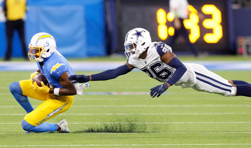  Los Angeles Chargers wide receiver Joshua Palmer (5) catches a second quarter in front of...