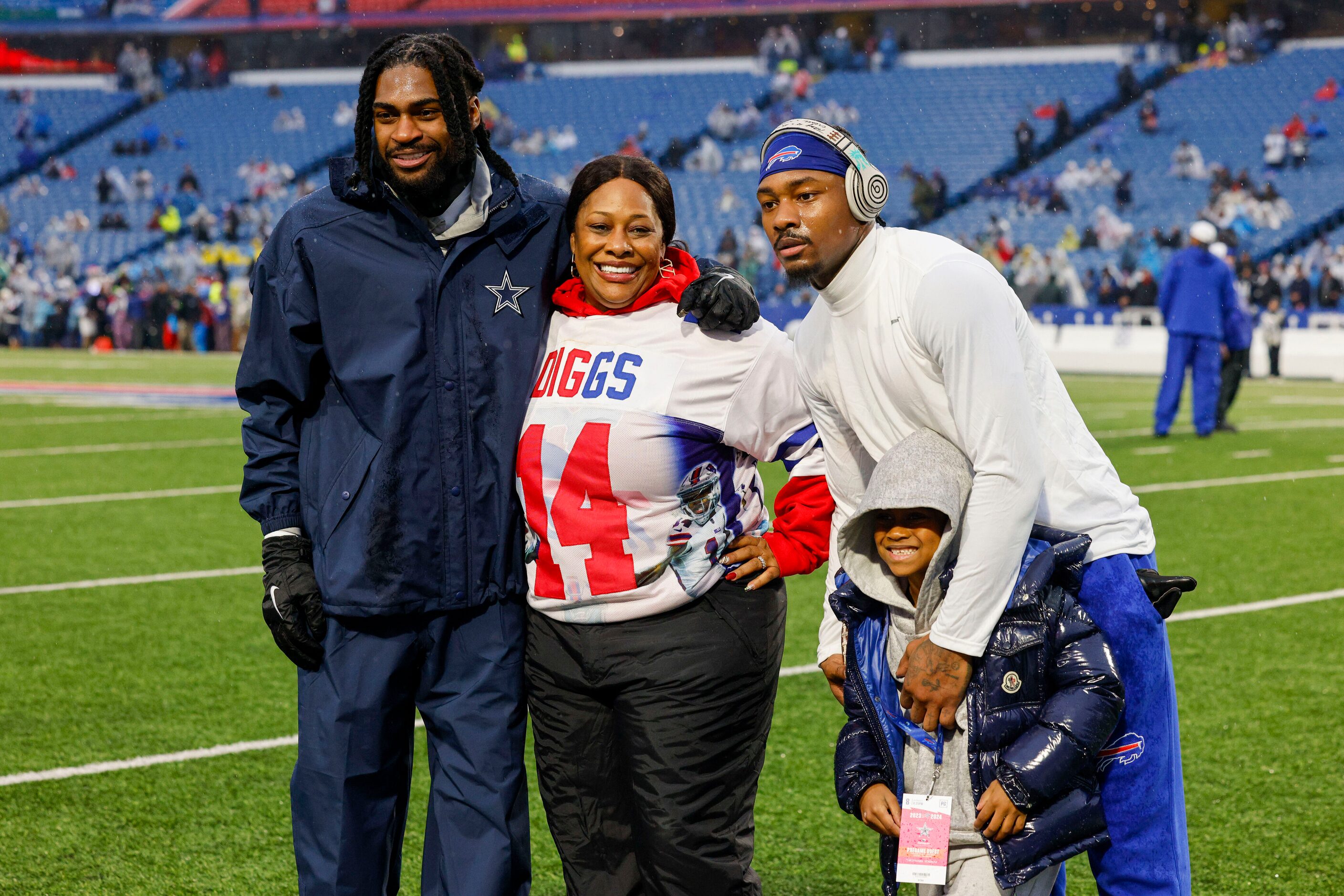 Dallas Cowboys cornerback Trevon Diggs (from left) poses for a photo with his mother...