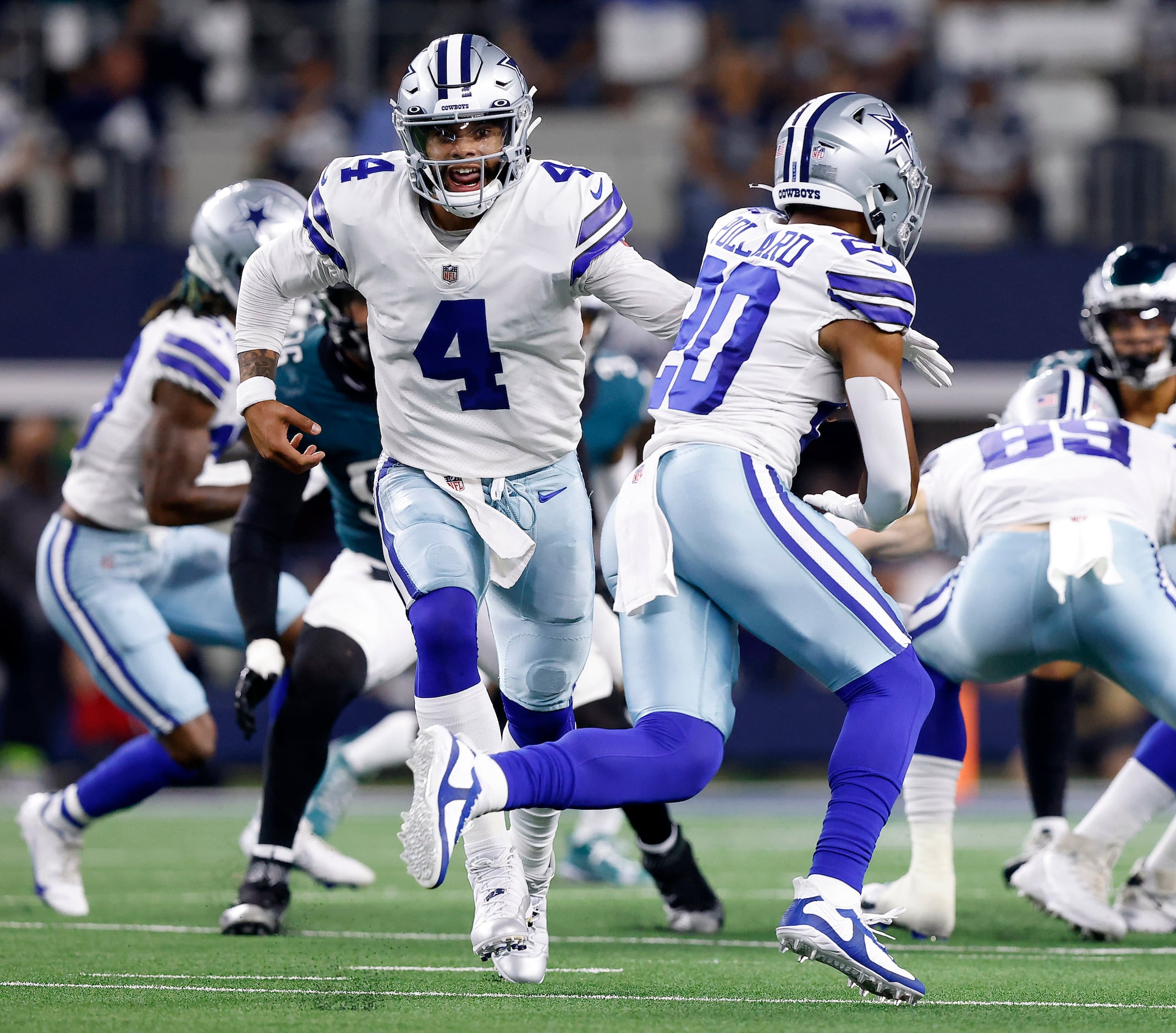 Arlington, United States. 24th Dec, 2022. Dallas Cowboys CeeDee Lamb makes  a 36-yard touchdown catch against the Philadelphia Eagles during their NFL  game at AT&T Stadium in Arlington, Texas on Saturday, December