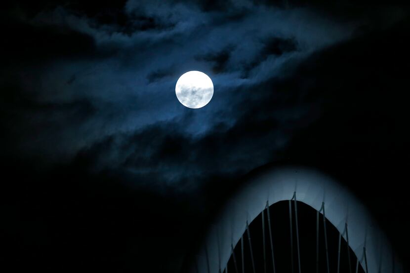 Hindered for much of the evening by clouds, a supermoon, or perigee syzygy as it is...