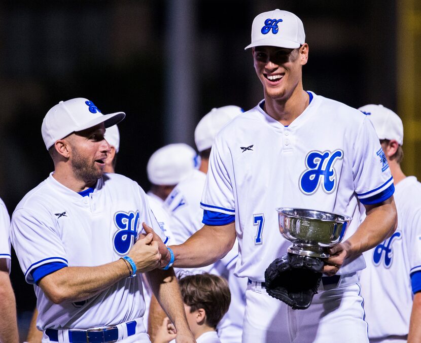 Dallas Mavericks forward Dwight Powell (7) celebrates being named the MVP with White Sox...