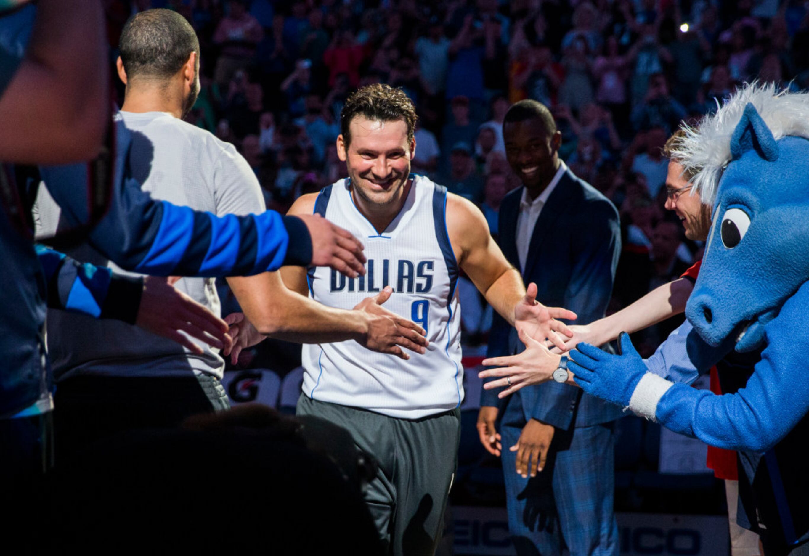 REPORT: Dallas Mavs to Honor Former Players - Sports Illustrated Dallas  Mavericks News, Analysis and More