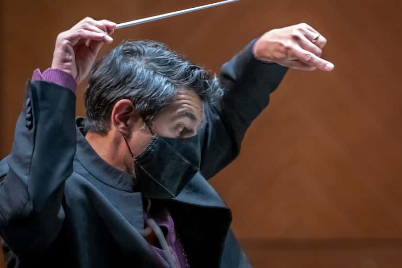 Miguel Harth-Bedoya conducts the Fort Worth Symphony Orchestra in the world premiere of...