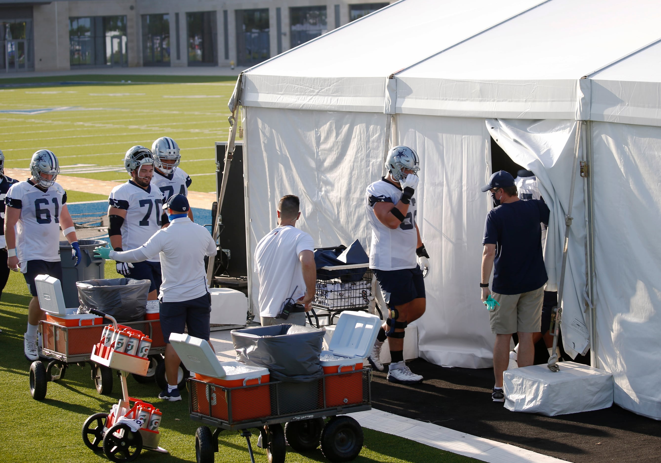 The Cowboys are back! See the best photos from the first day of training  camp