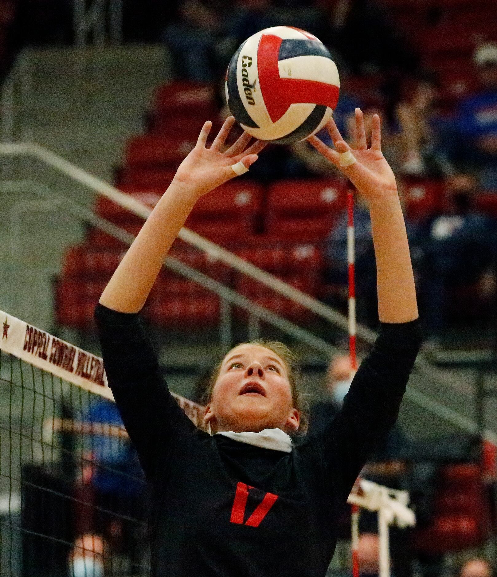 Lovejoy High School setter Rosemary Archer (17) makes a set during game three as Grapevine...