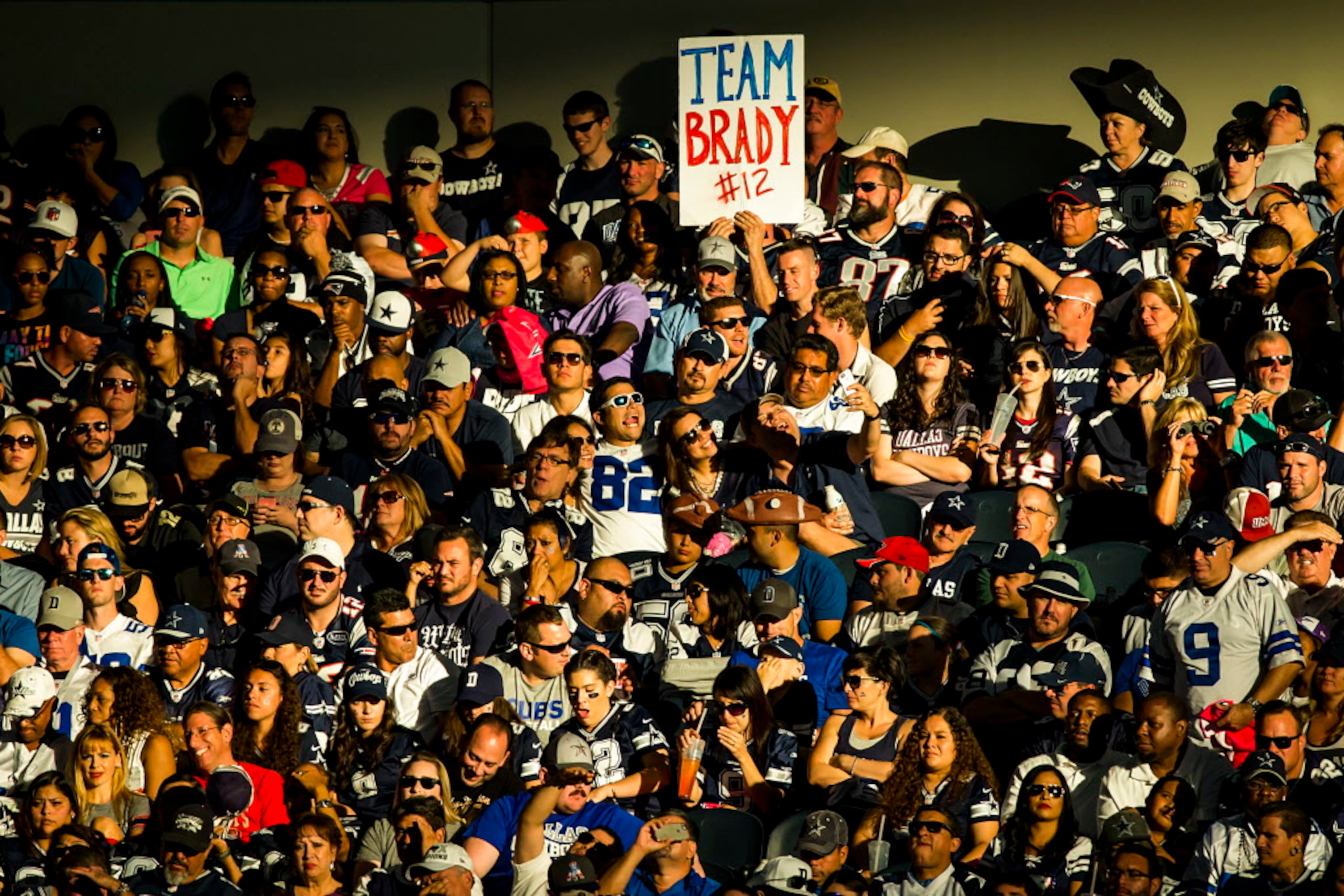 Patriots fans take over Cowboys' stadium with chants of 'Bray-dee'