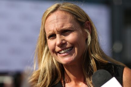 Christie Pearce Rampone presentó a Abby Wambach durante la ceremonia de exaltación al NSHOF.