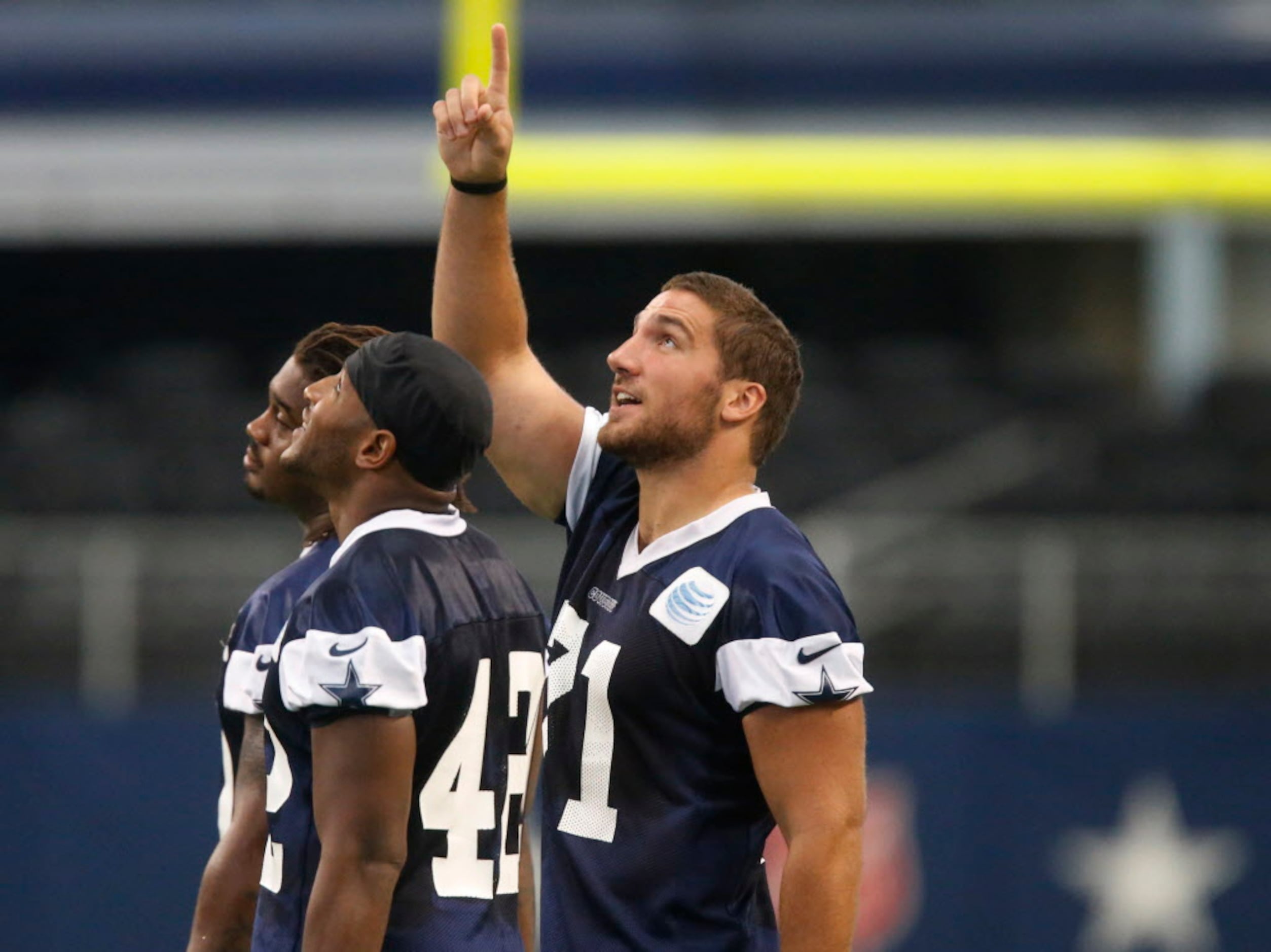 Was this Cowboys fan trolling Tony Romo with his Dak Prescott jersey?  Here's what we know