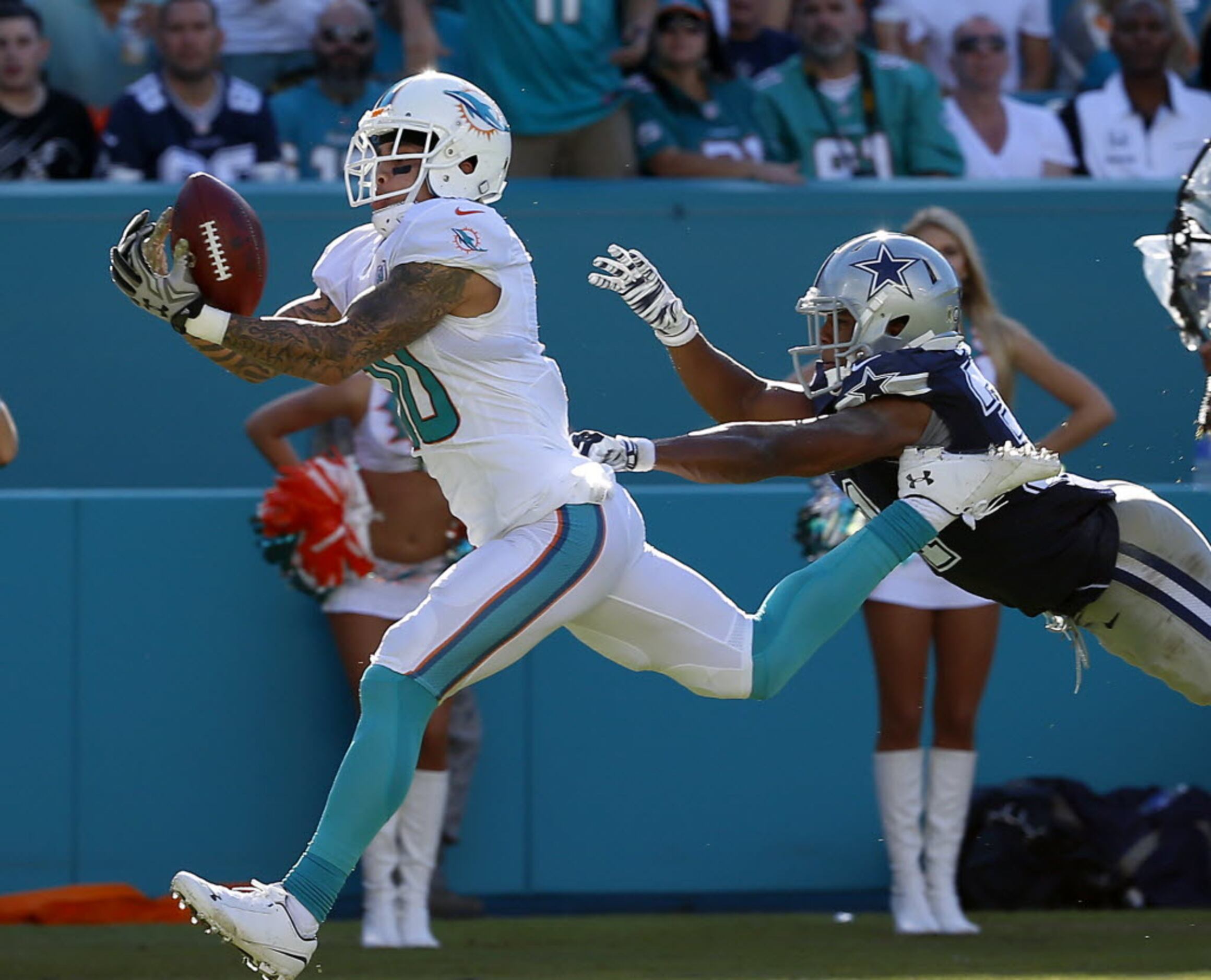 Dolphins WR Jarvis Landry hit with two fines for TD celebration