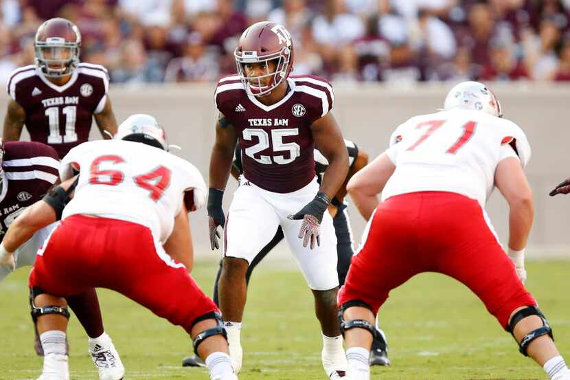 Texas A&M Aggies linebacker Tyrel Dodson (25) lines up against the Nicholls State Colonels...