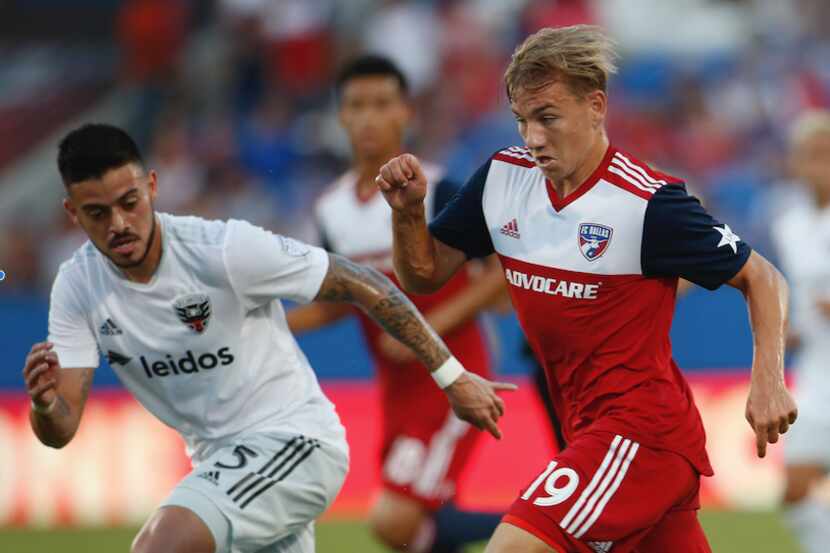 El mediocampista Paxton Pomykal del FC Dallas va por primera vez a la selección mayor de...