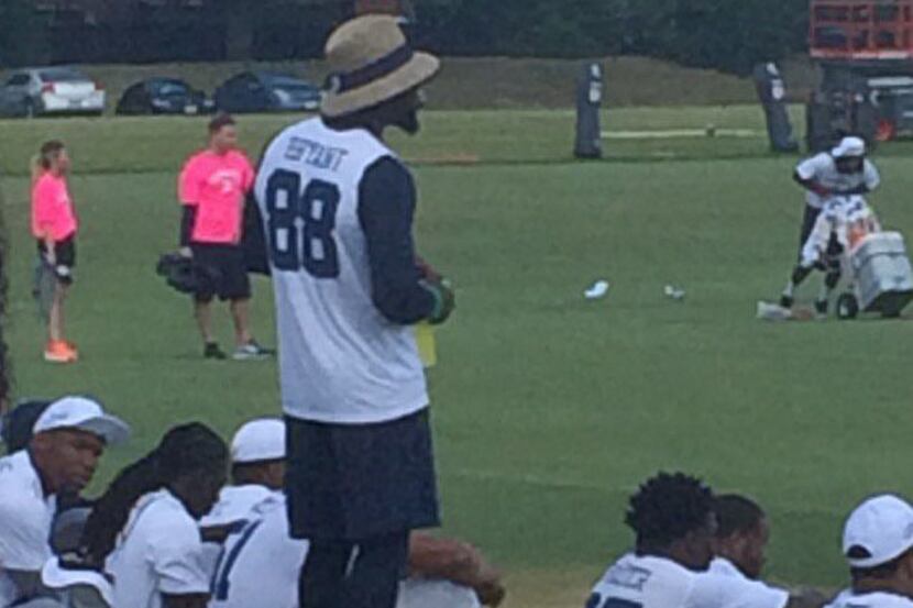 Dez Bryant tries out coaching