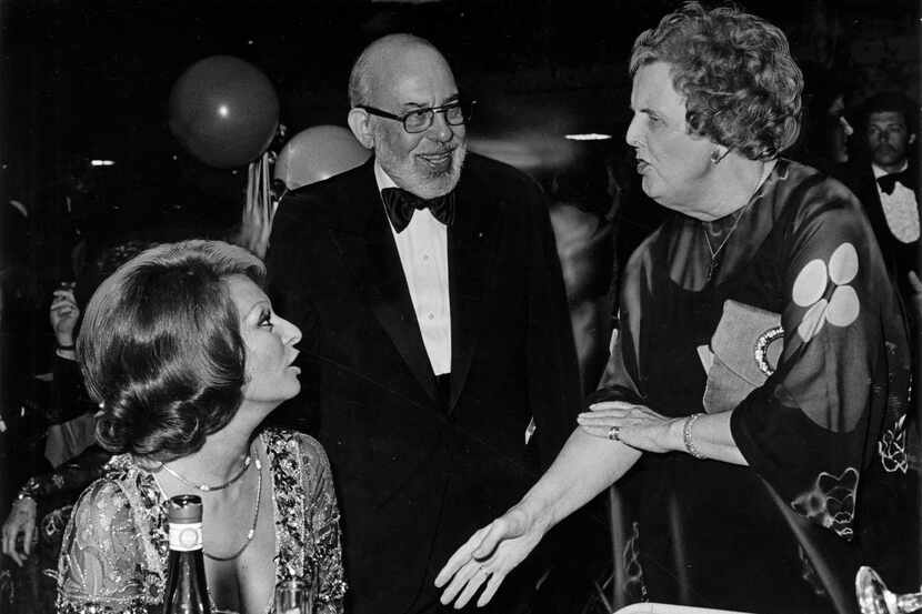Stanley Marcus introduces Sophia Loren and author Helen Corbitt (right) at the World Trade...