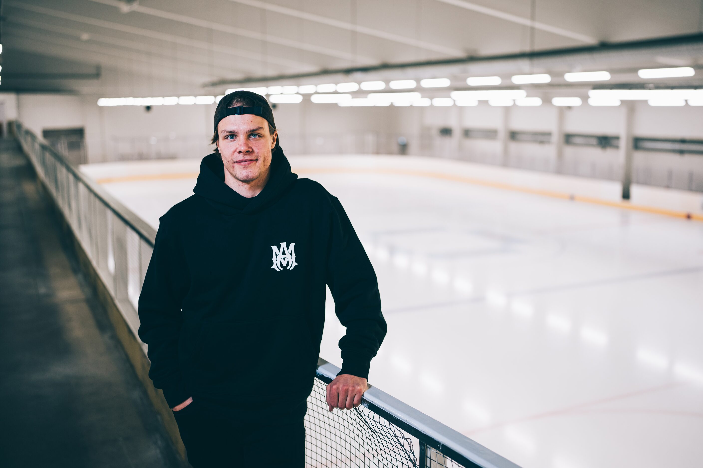 Dallas Stars defenceman Miro Heiskanen poses in Matinkylä Ilmatar Arena at 29th October 2024.