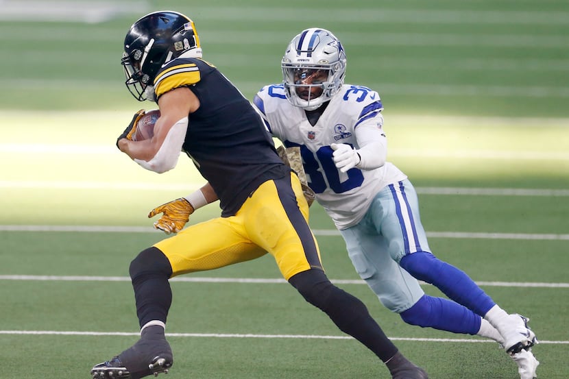 Dallas Cowboys cornerback Anthony Brown (30) prepares to tackle Pittsburgh Steelers wide...