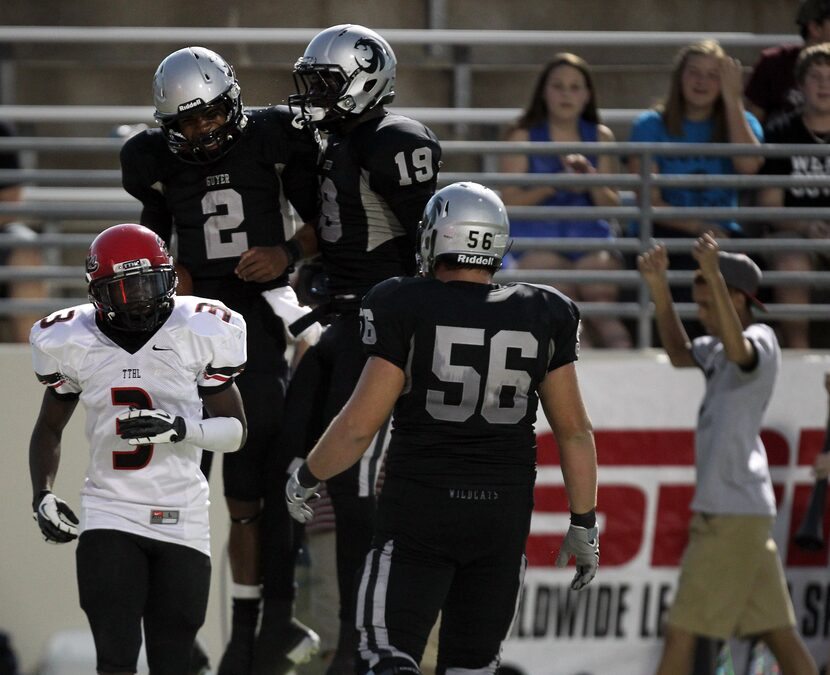 Denton Guyer vs. Colleyville Heritage, Southlake’s Dragon Stadium, 7 p.m. today. A mini Red...