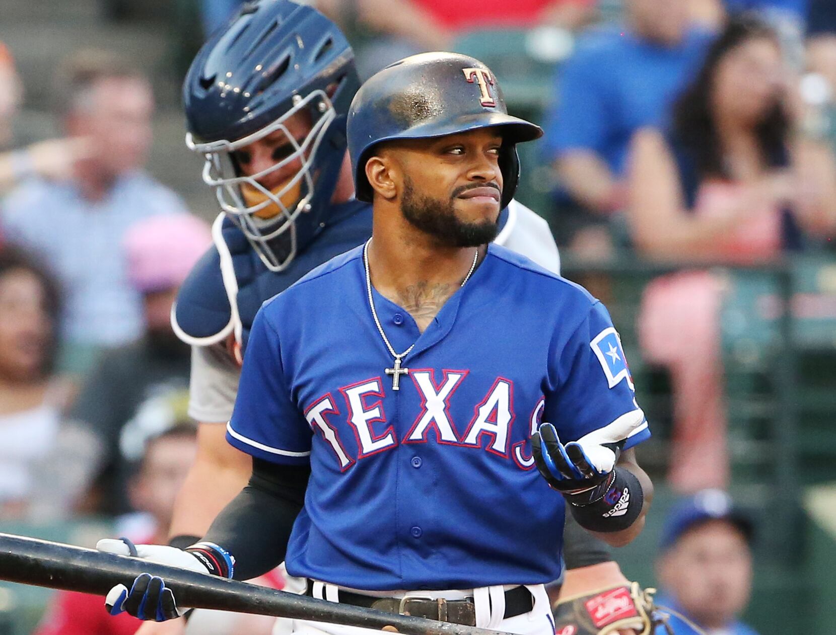 Delino DeShields changes jersey number to honor Texas Rangers legend